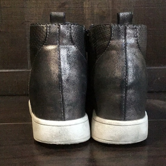 Once worn shoes but in great condition! - Picture 3 of 4